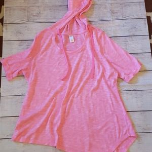 Pink short sleeve top with hood